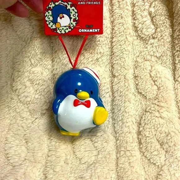 Sanrio TUXEDO SAM DECOUPAGE CHRISTMAS TREE ORNAMENT - New - Picture 1 of 4